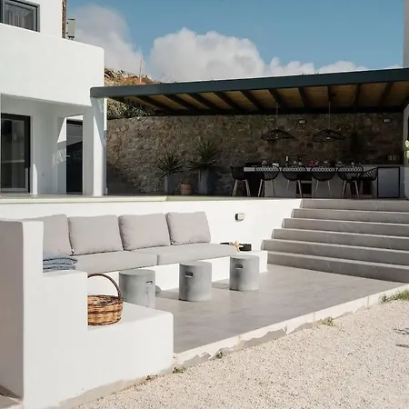 Elysee, 4 Bedroom Vila Mikri Vigla