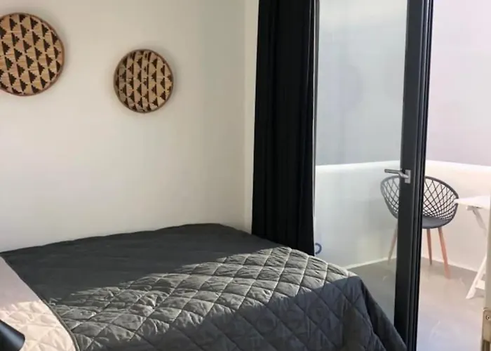 Elysée, 4 Bedroom Mikri Vigla